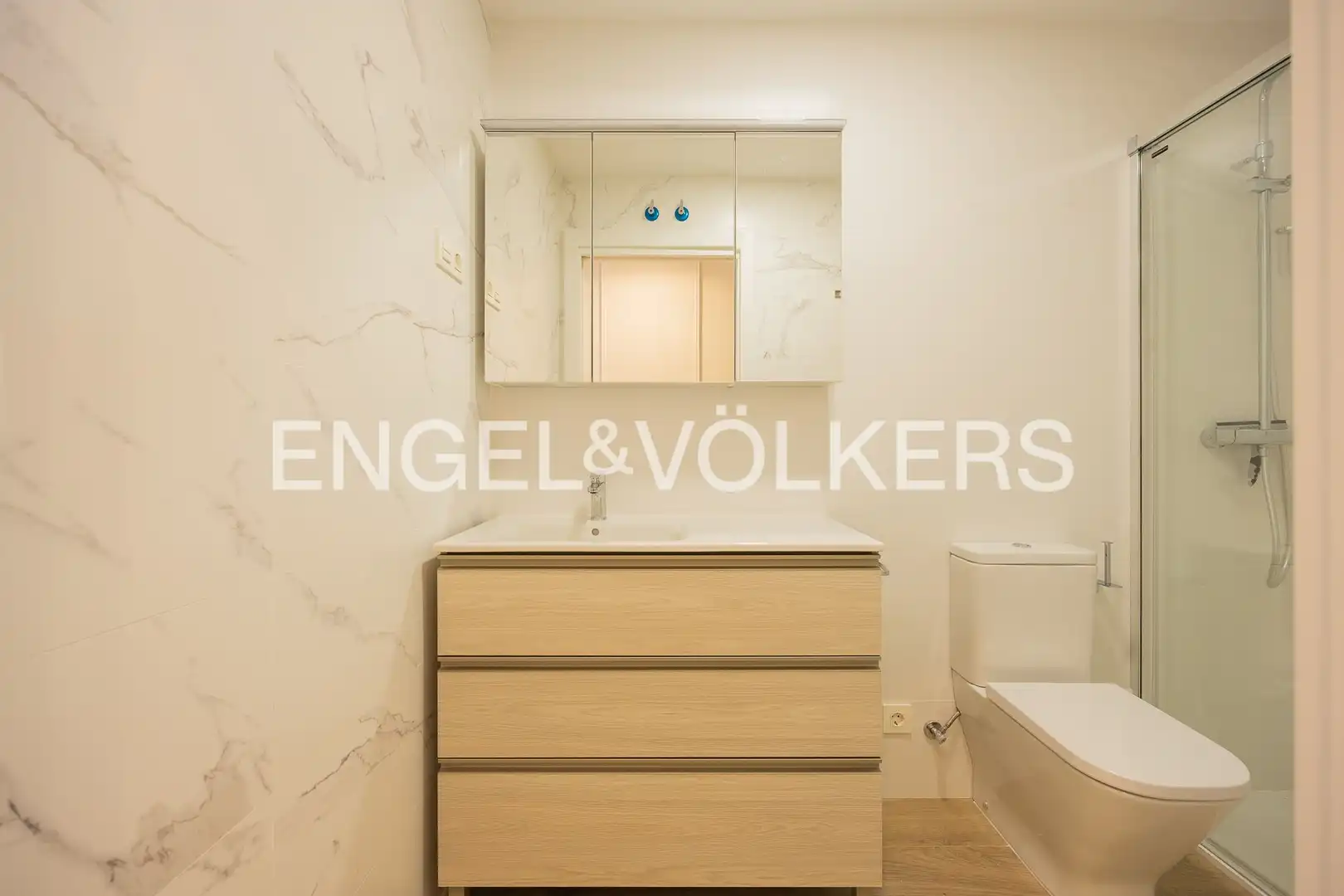 Bathroom of Flat for sale in Abando - Albia