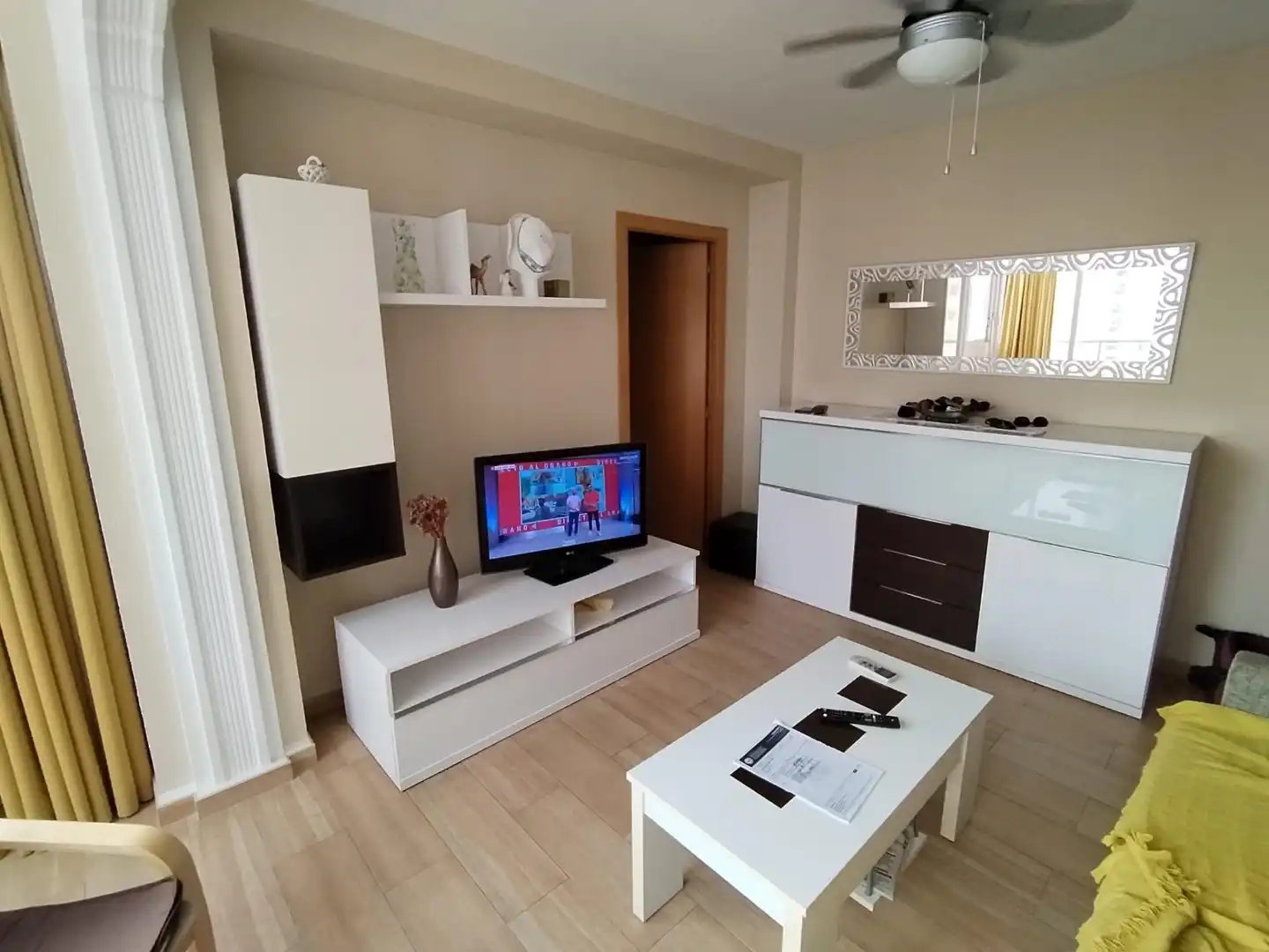 Living room of Apartments for sale in Benidorm  with Air Conditioner, Private garden and Storage room
