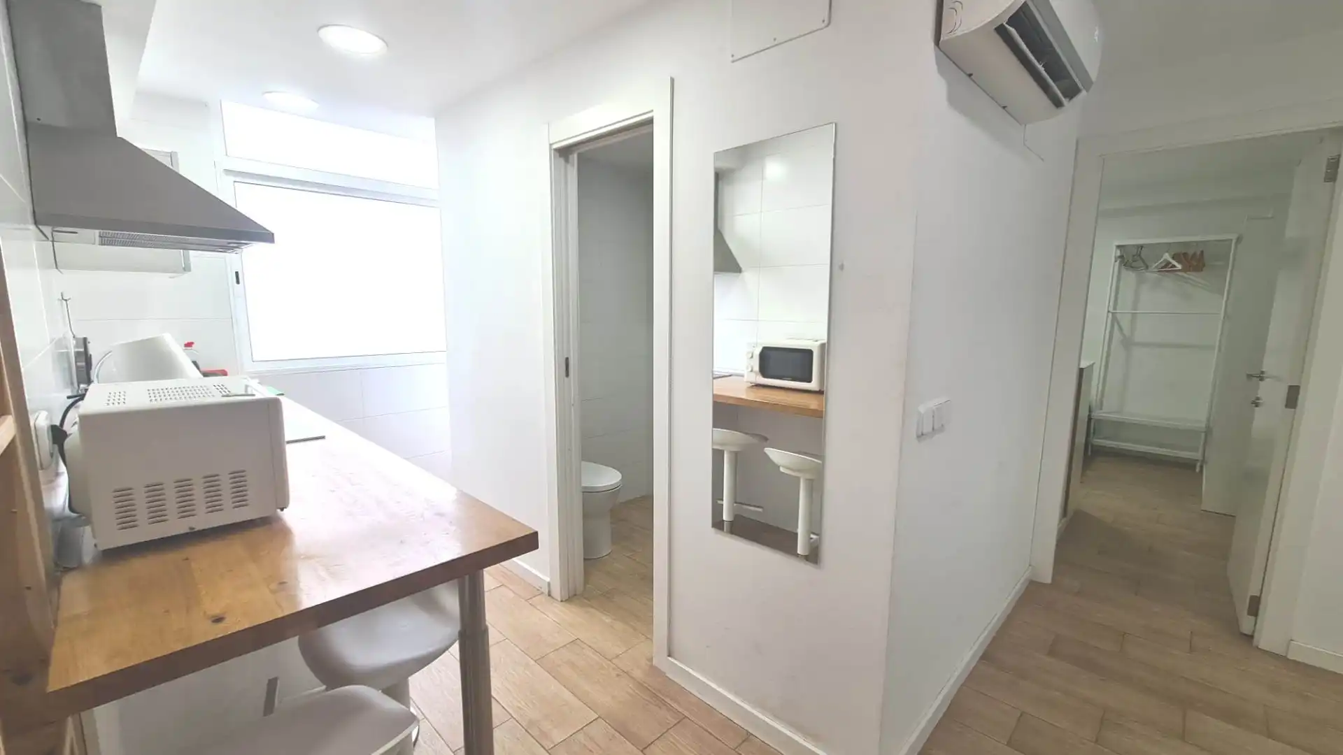 Küche von Wohnung zur Miete in Valencia mit Klimaanlage, Möbliert und Ofen