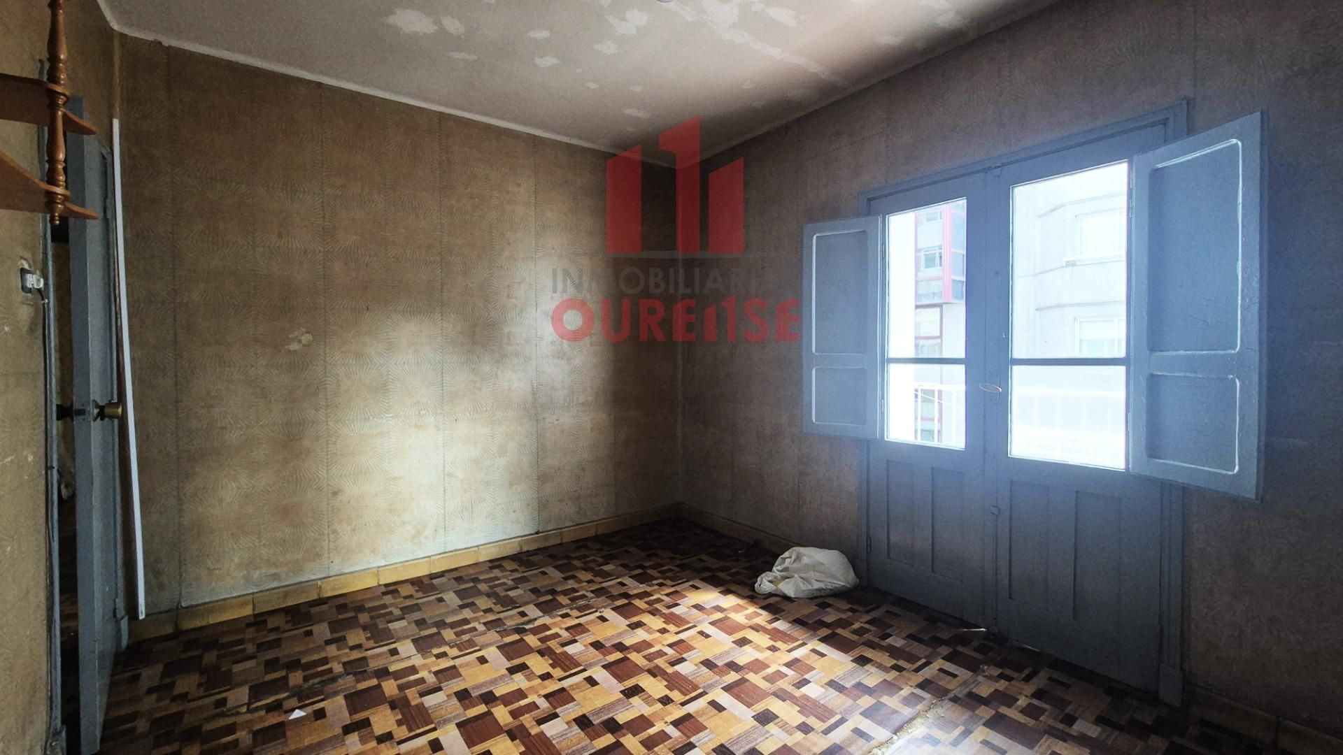 Dormitori de Pis en venda en Ourense Capital  amb Traster i Balcó