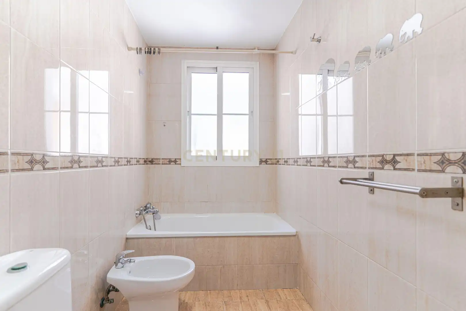 Bany de Apartament en venda en Churriana de la Vega amb Jardí privat i Piscina comunitària