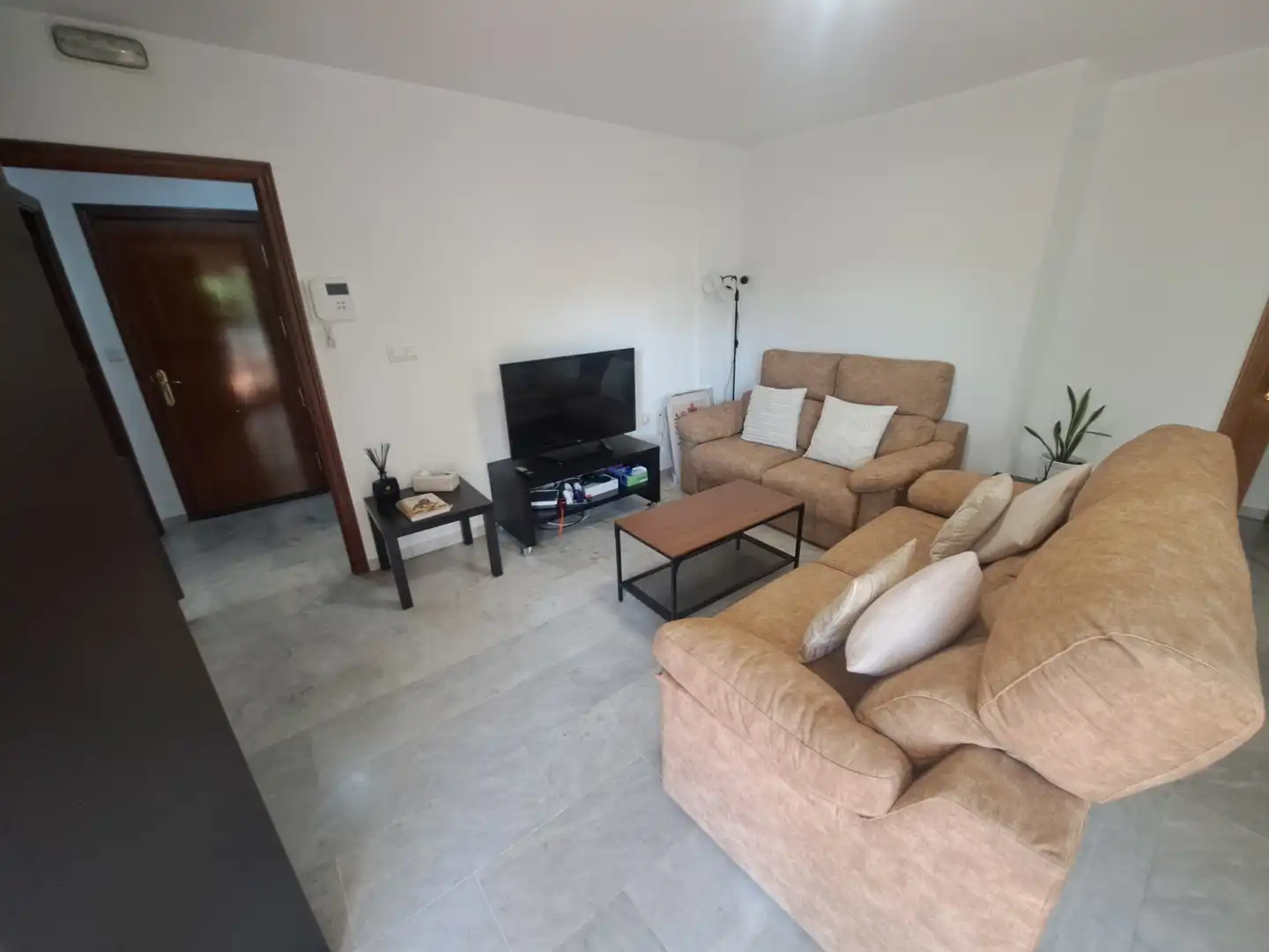 Living room of Flat for rent in Marbella  with Air Conditioner, Heating and Terrace