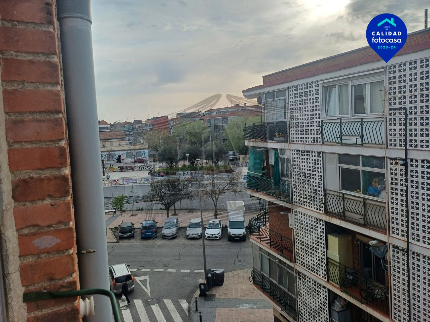 Vista exterior de Pis en venda en  Madrid Capital amb Parquet i Alarma