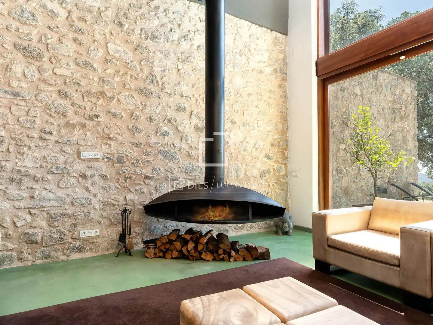 Sala d'estar de Finca rústica en venda en Maçanet de Cabrenys amb Calefacció, Jardí privat i Traster