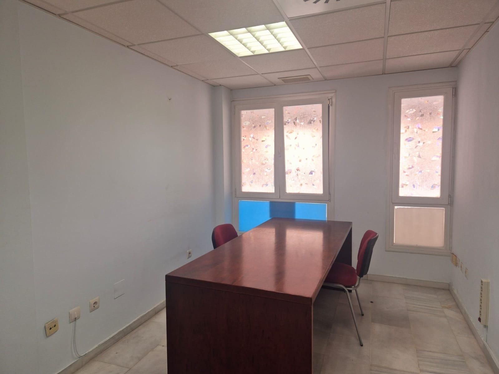 Oficina de lloguer a Casco Antiguo