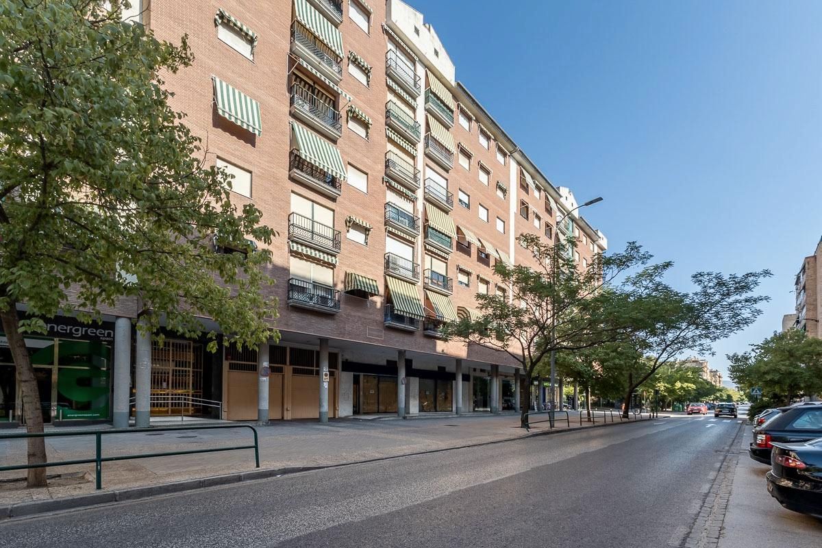 Exterior view of Flat for sale in  Granada Capital  with Air Conditioner and Terrace
