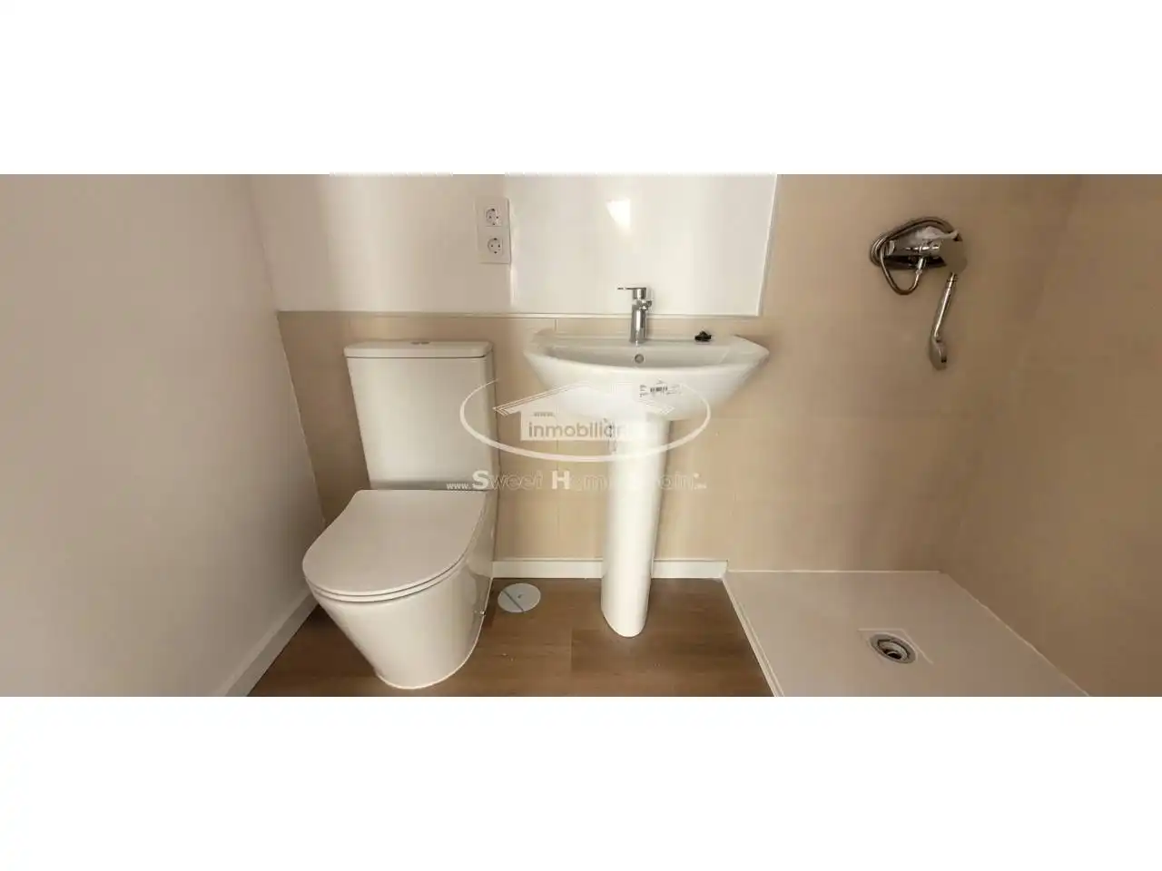 Bathroom of Flat for sale in Sanlúcar de Barrameda  with Air Conditioner, Heating and Terrace