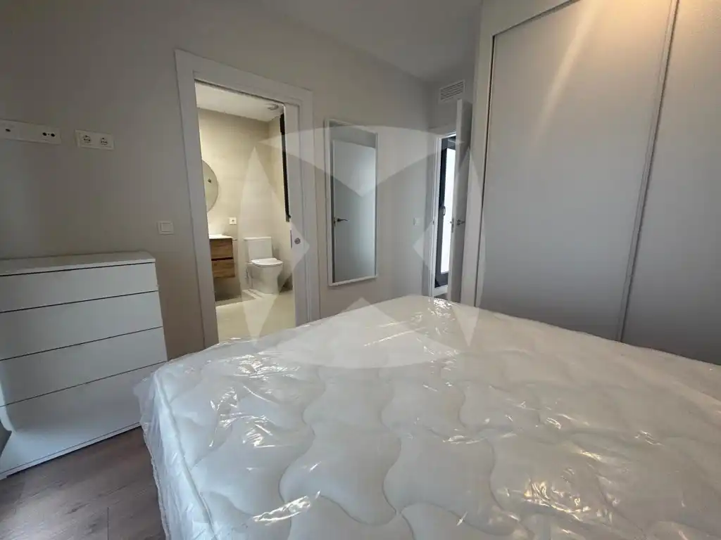 Schlafzimmer von Wohnung zur Miete in Badajoz mit Klimaanlage, Privatgarten und Terrasse