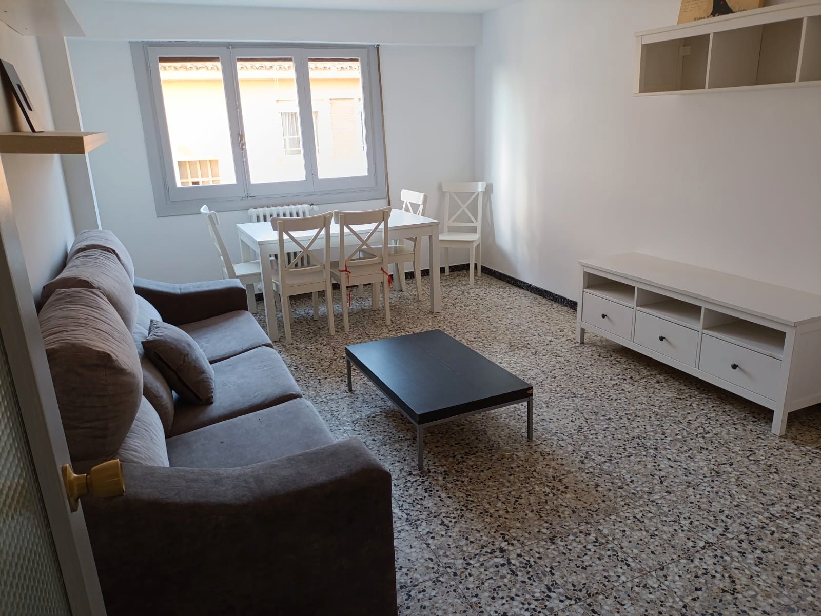 Living room of Flat to rent in  Zaragoza Capital  with Heating, Furnished and Oven