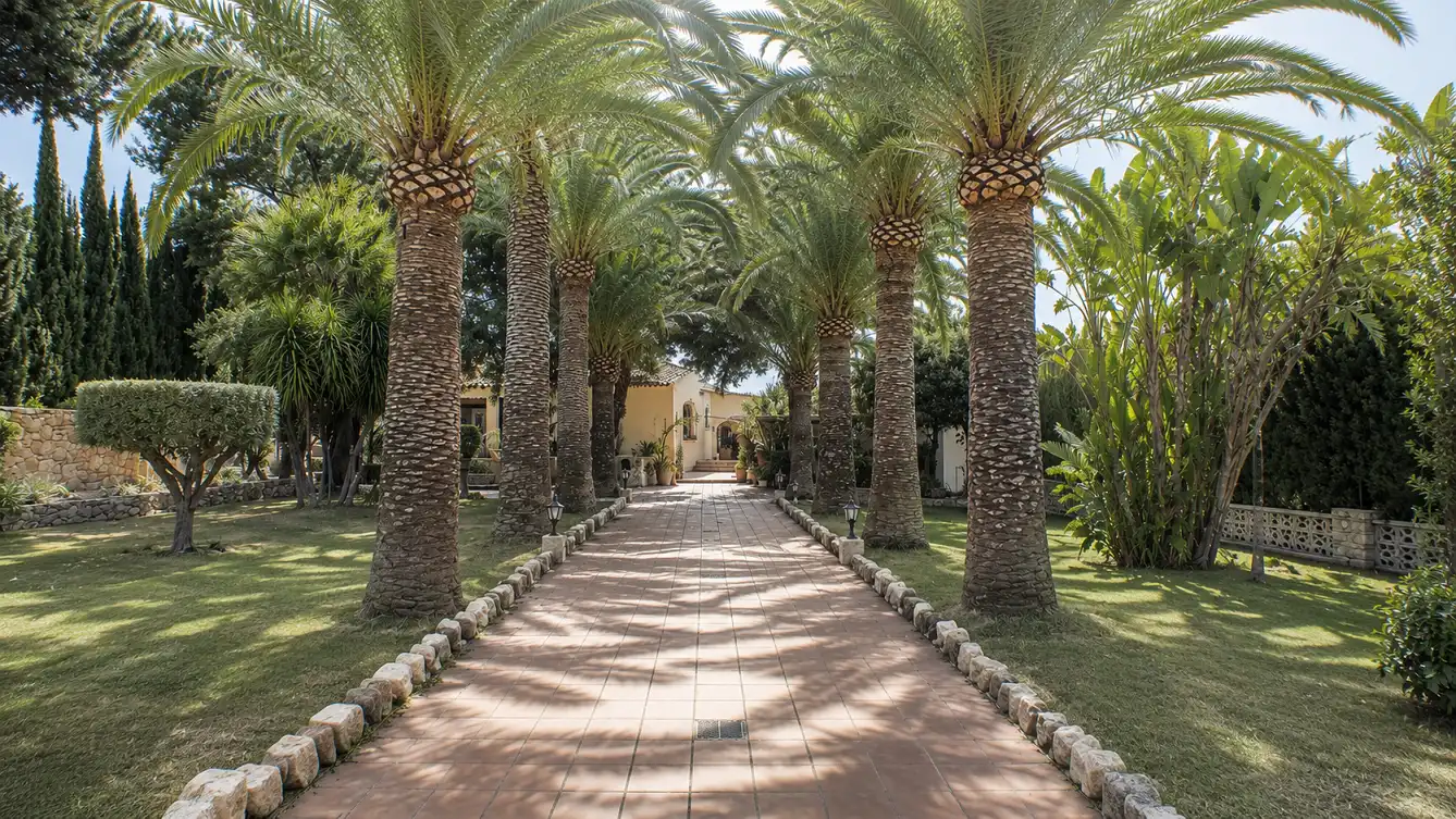 Casa con piscina en venta en Carrer Tord, imagen 4