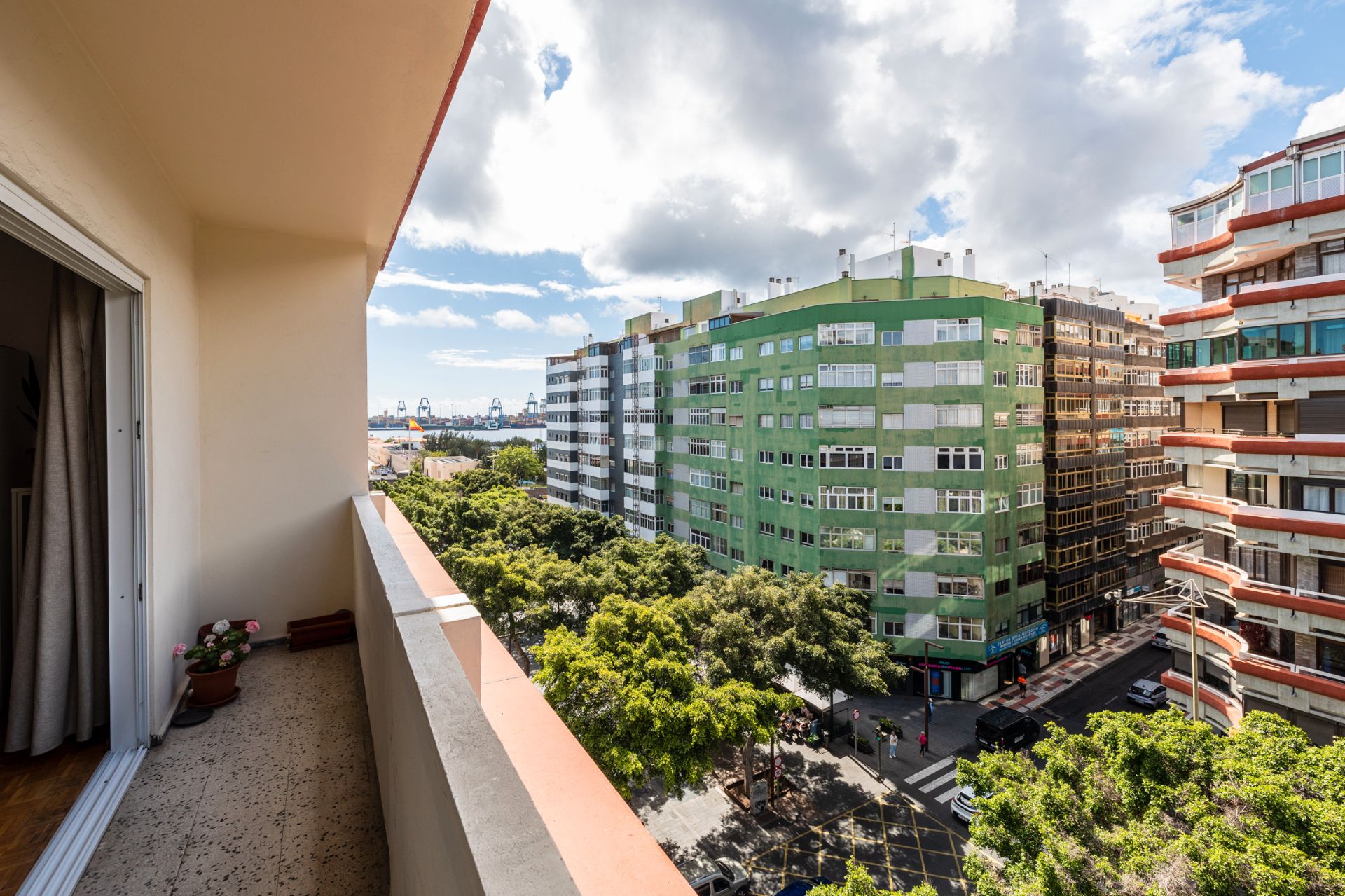 Vista exterior de Pis en venda en Las Palmas de Gran Canaria amb Terrassa