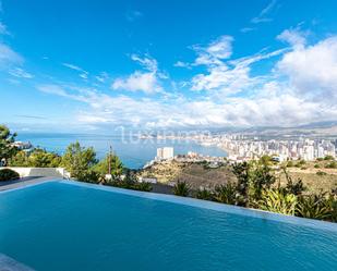 Vista exterior de Casa o xalet en venda en Benidorm amb Aire condicionat, Calefacció i Terrassa