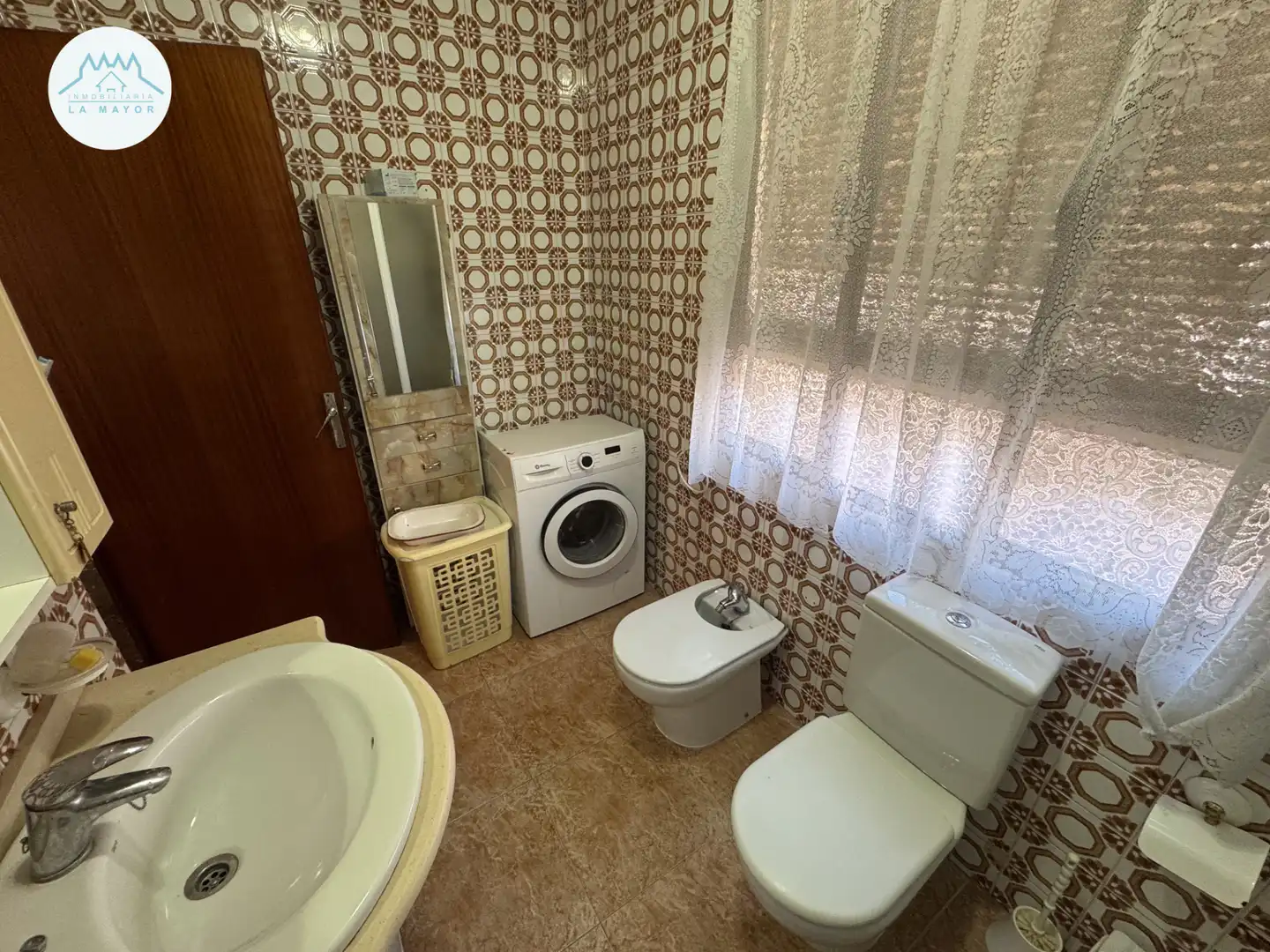 Bathroom of Houses for sale in Carrión de Calatrava  with Air Conditioner, Terrace and Furnished