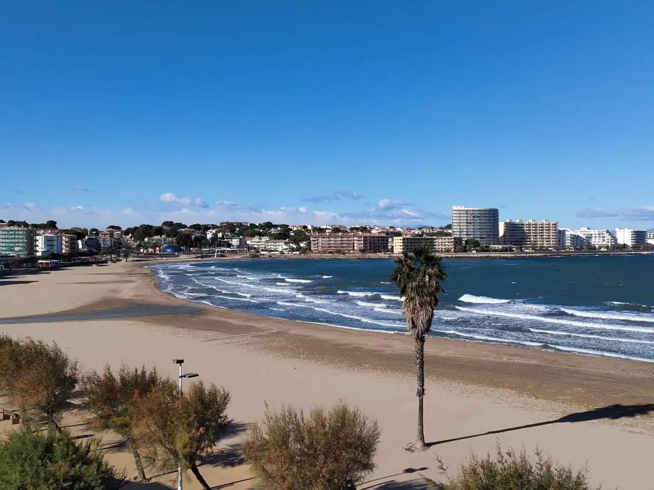 Vista exterior de Piso en venta en L'Escala con Aire acondicionado, Calefacción y Terraza