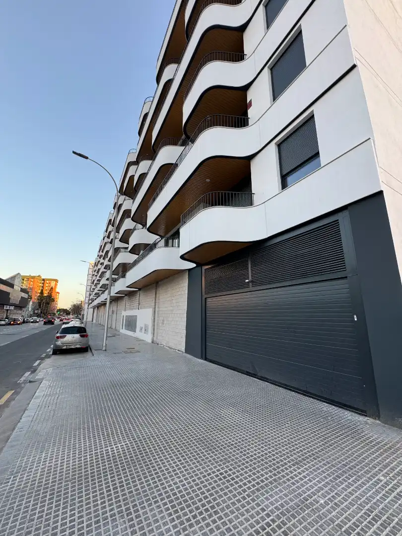 Außenansicht von Wohnung zur Miete in Málaga mit Klimaanlage, Terrasse und Abstellraum