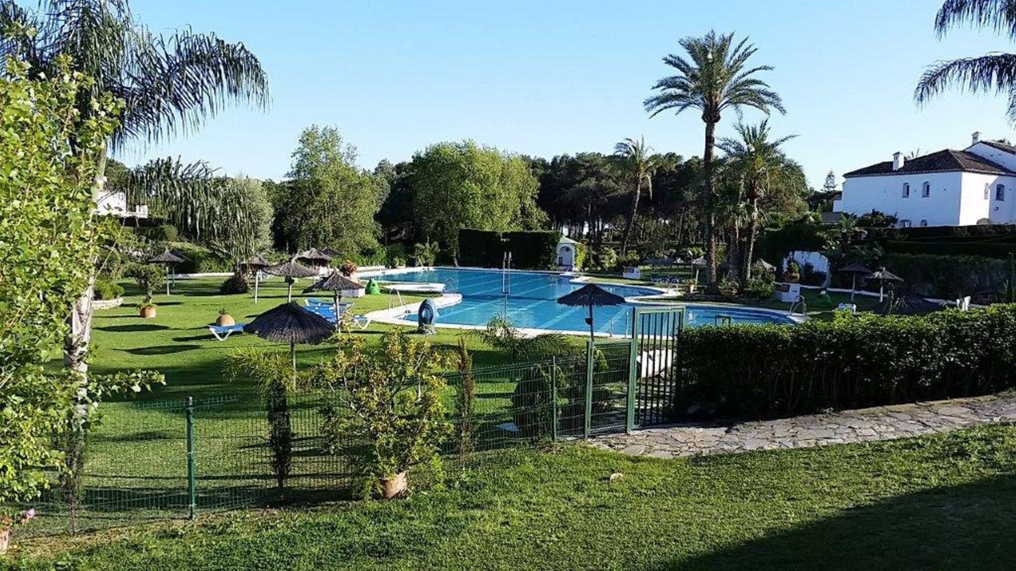 Swimming pool of House or chalet for sale in Estepona  with Air Conditioner, Private garden and Terrace