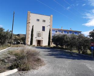 Vista exterior de Edifici en venda en Calasparra