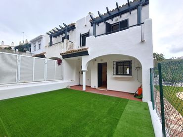 Maison jumelée à vendre à Manilva Pueblo
