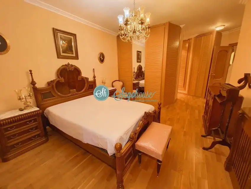 Schlafzimmer von Wohnung zur Miete in Segovia mit Heizung, Parkett und Möbliert