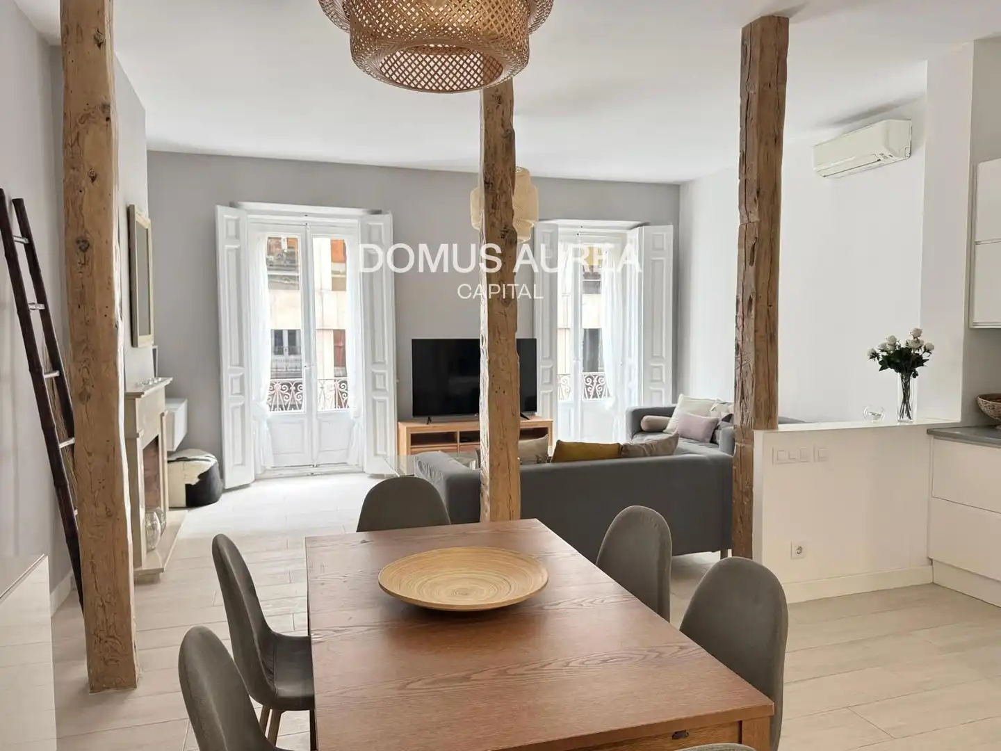 Comedor de Piso de alquiler en  Madrid Capital con Calefacción, Parquet y Terraza