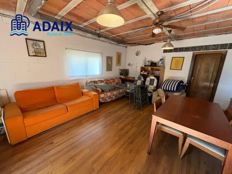 Casa adosada en venda a Roda de Berà