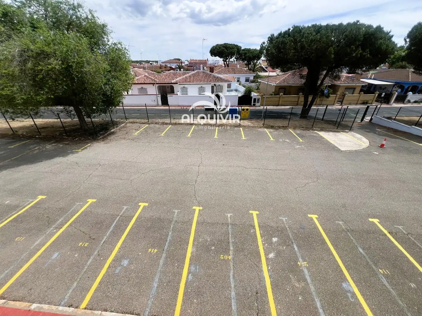 Parking de Piso en venta en Almonte con Terraza, Piscina y Amueblado