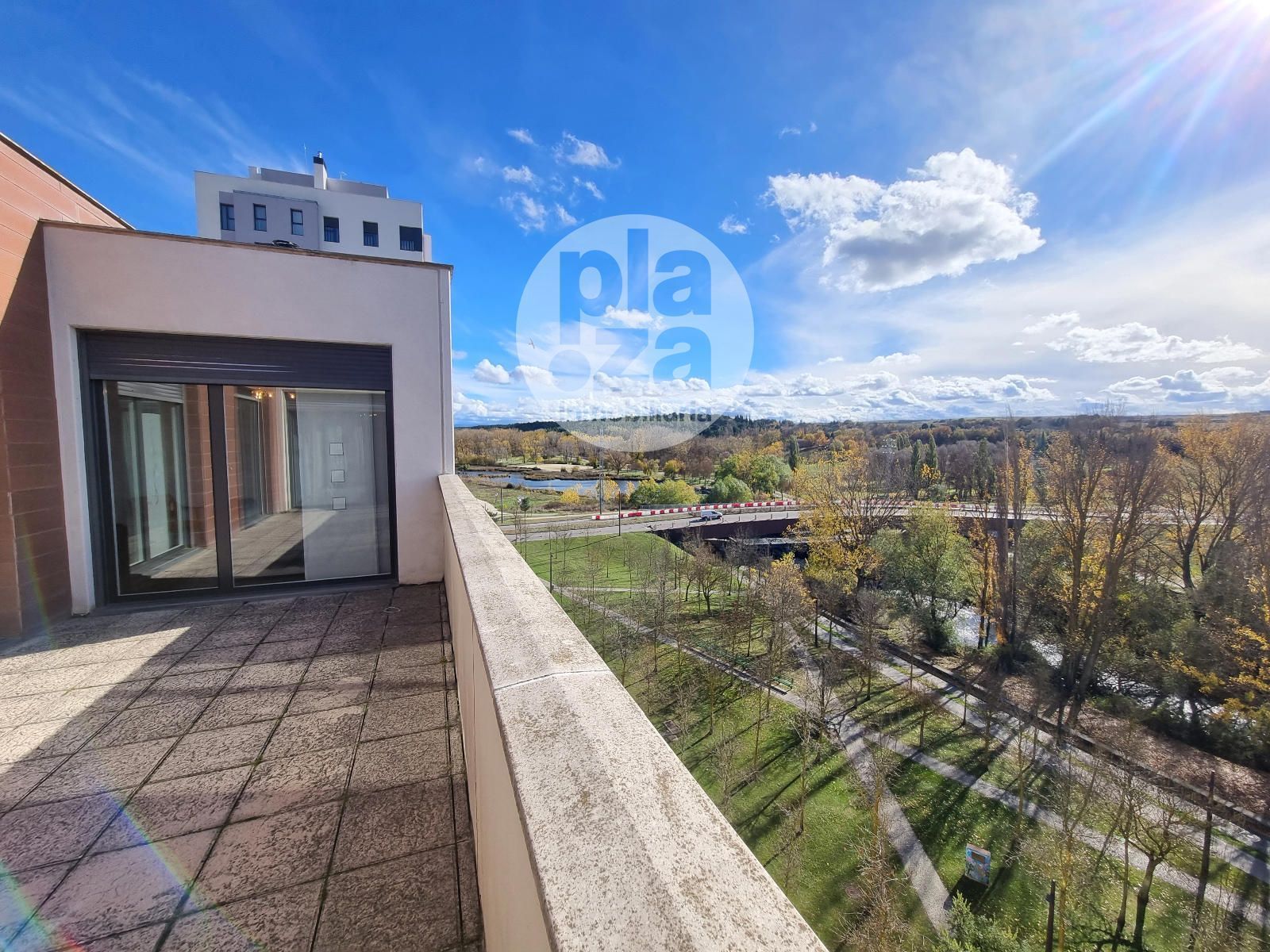 Vista exterior de Ático en venta en Burgos Capital con Calefacción, Terraza y Trastero