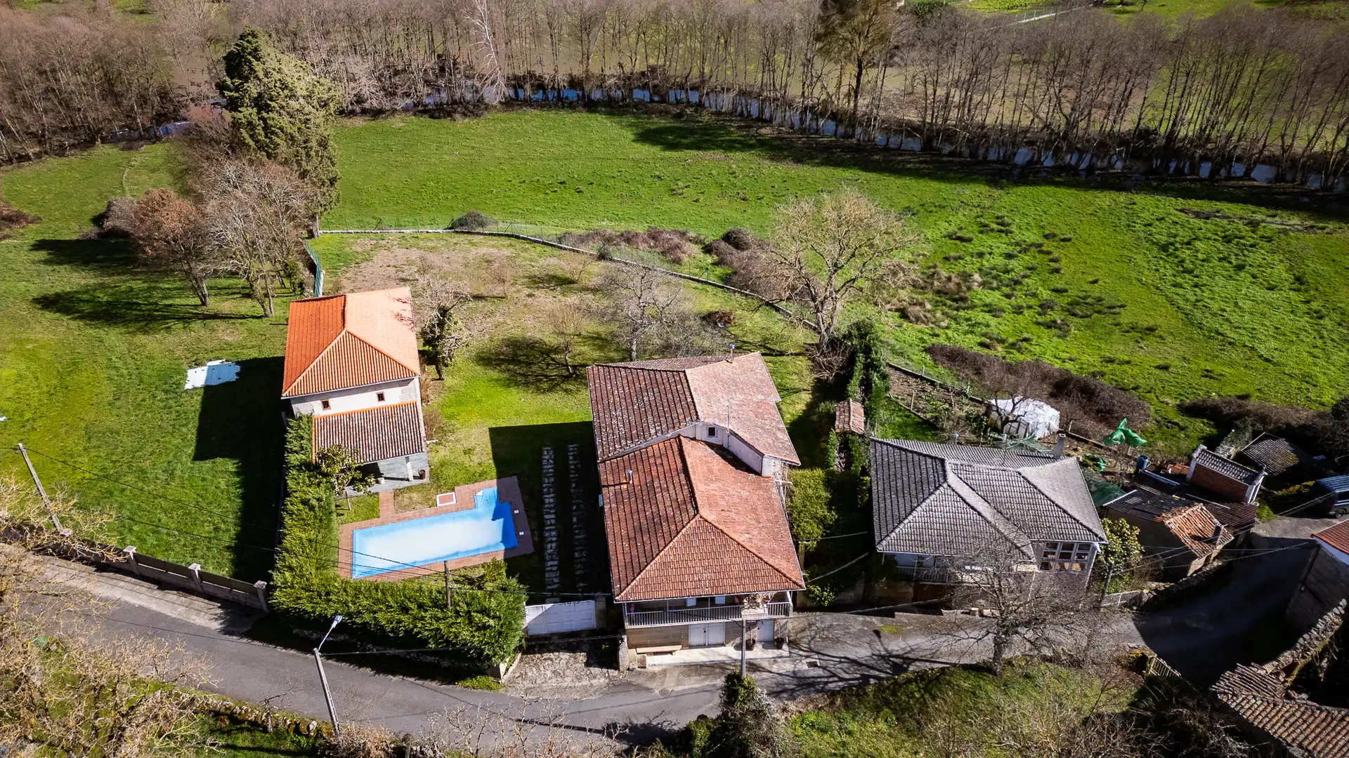 Vista exterior de Finca rústica en venta en Vilar de Barrio con Piscina