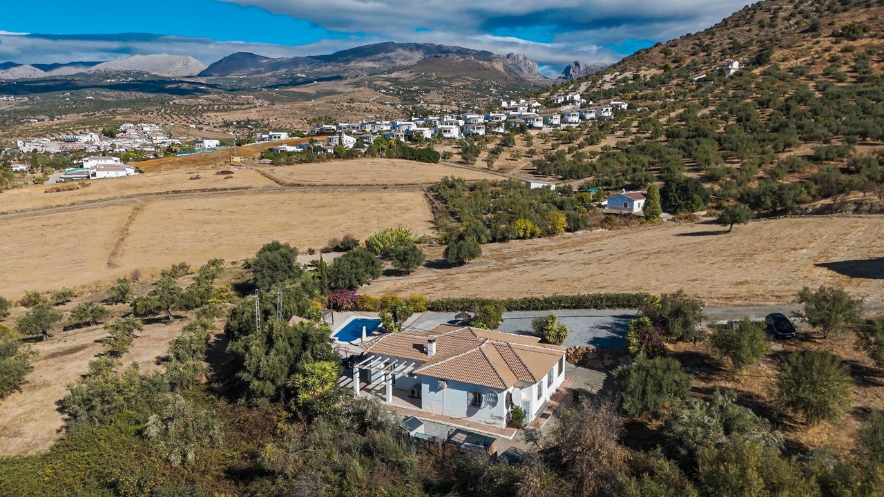 Exterior view of House or chalet for sale in Alcaucín  with Air Conditioner, Terrace and Swimming Pool