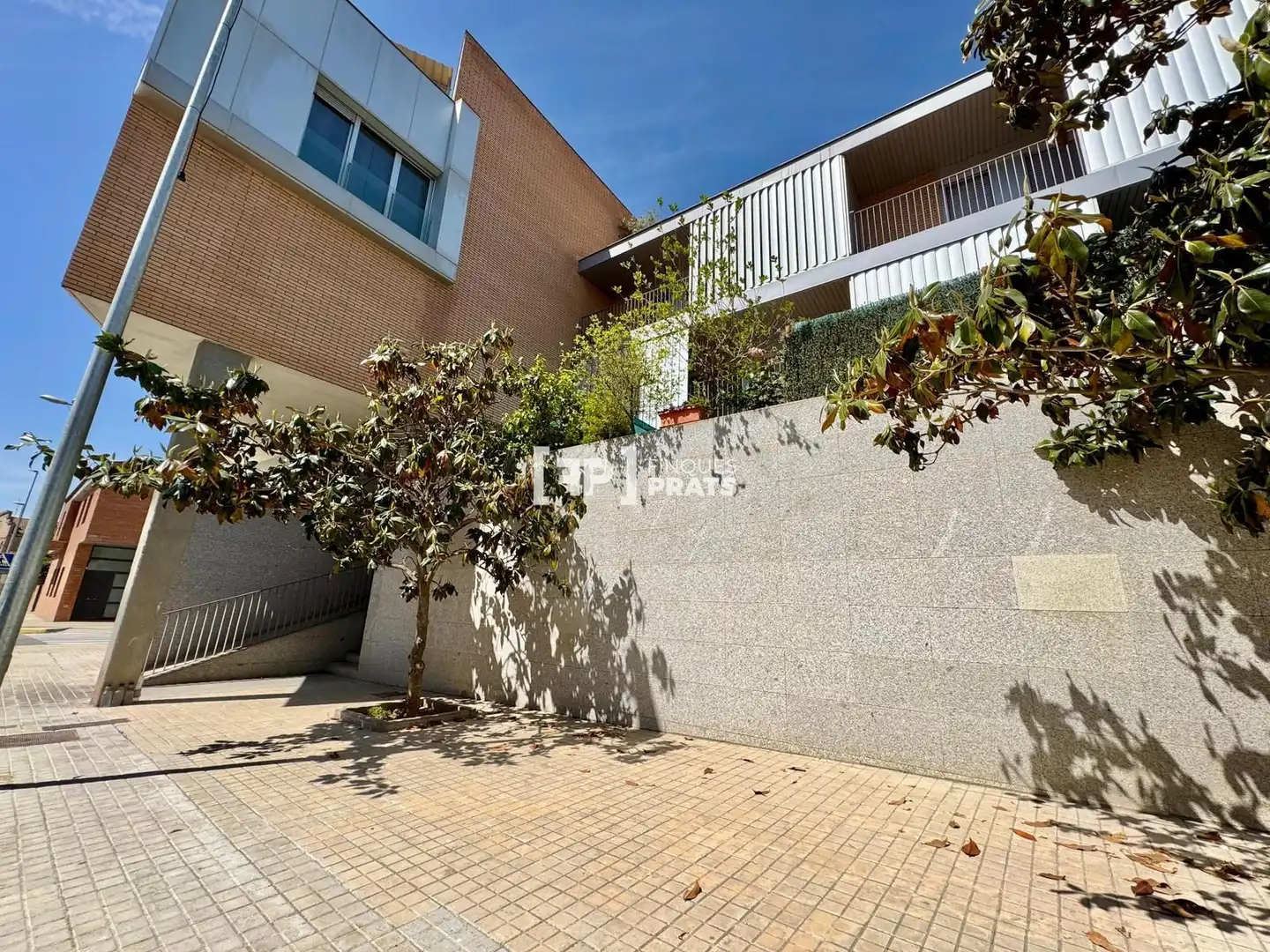 Exterior view of Duplexes for sale in Rosselló  with Air Conditioner, Heating and Terrace