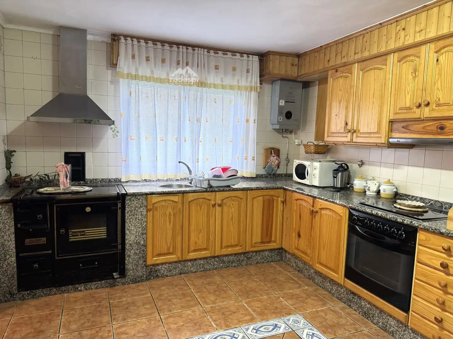 Cocina de Casa o chalet en venta en A Teixeira  con Trastero y Amueblado