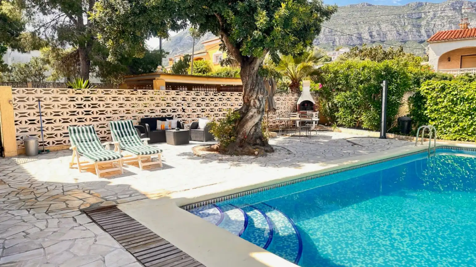 Detached house with pool for sale in El Montgó, imagen 3
