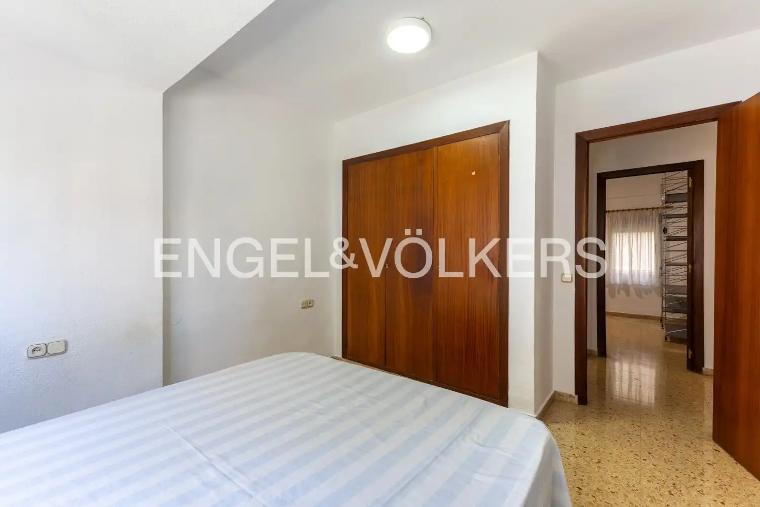 Bedroom of Flat for rent in Valencia  with Air Conditioner, Heating and Terrace