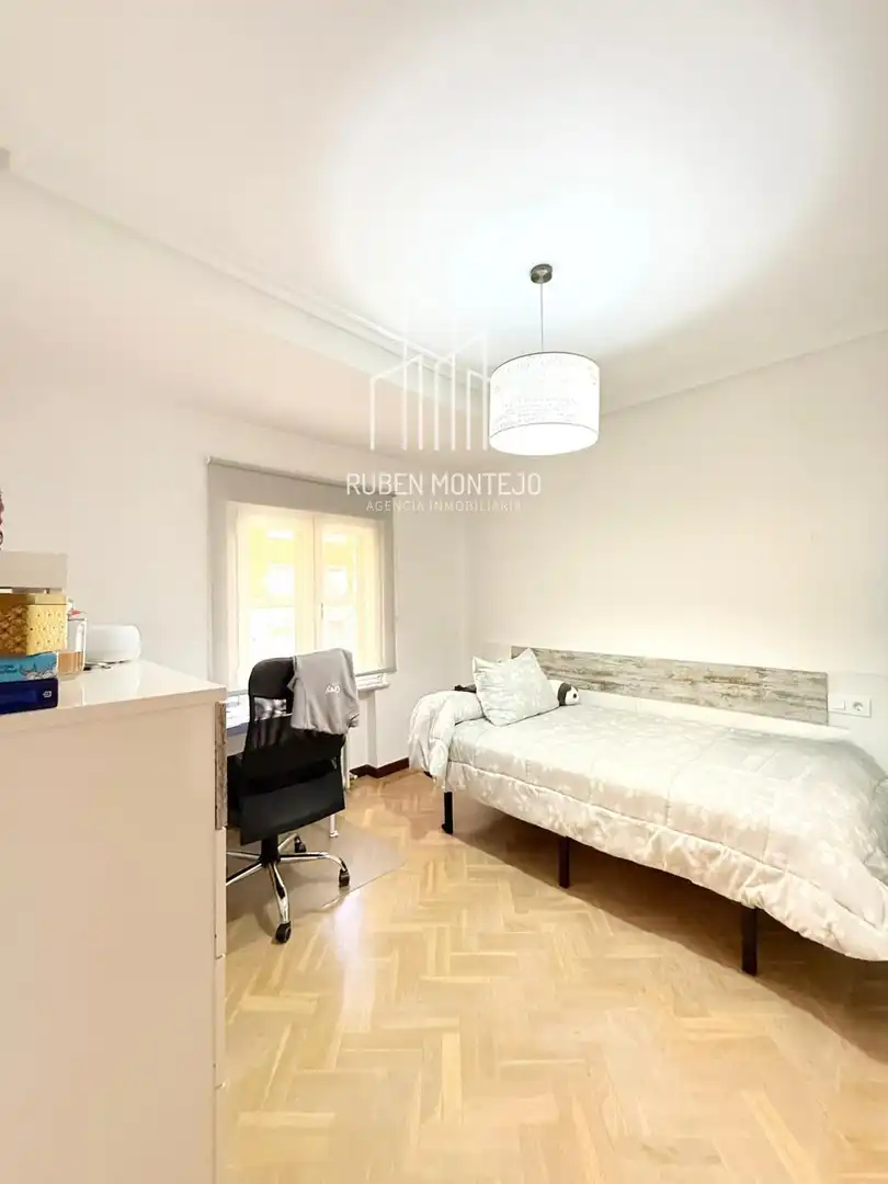 Bedroom of Flat for rent in Salamanca  with Heating, Terrace and Furnished