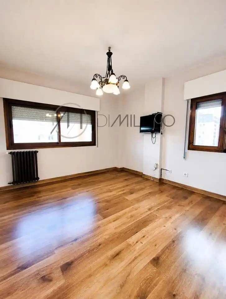 Living room of Flat for sale in Pontevedra Capital   with Heating, Storage room and Balcony