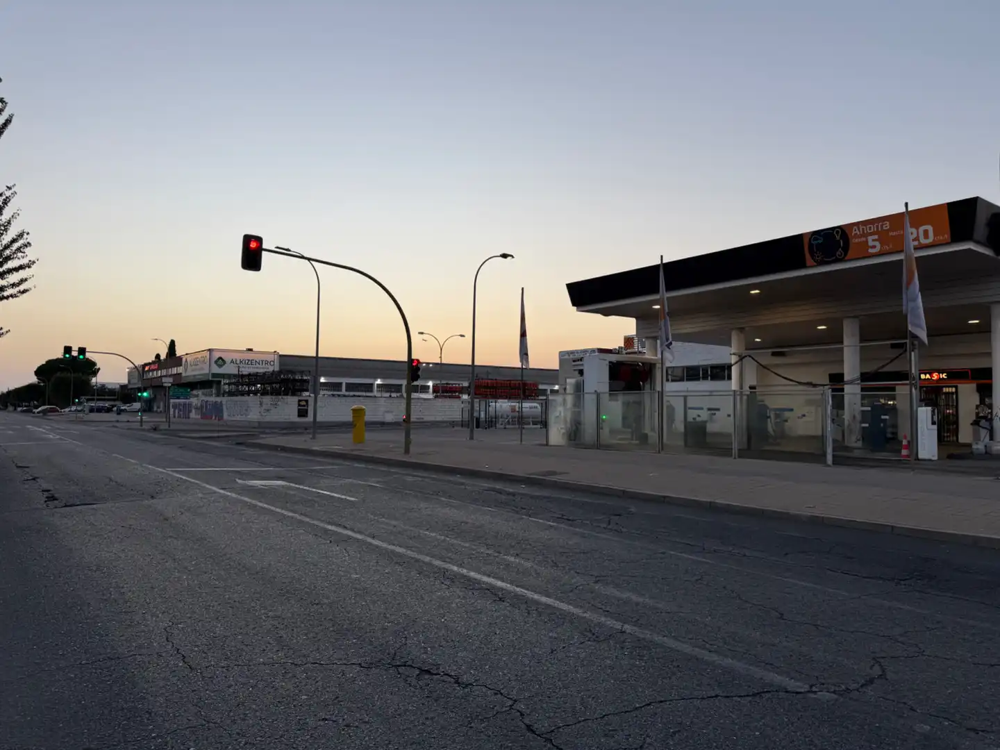 Vista exterior de Nave industrial en venta en San Fernando de Henares con Alarma