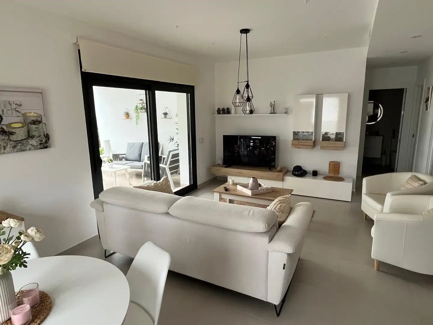Wohnzimmer von Wohnung zum Verkauf in Pilar de la Horadada mit Klimaanlage, Heizung und Privatgarten