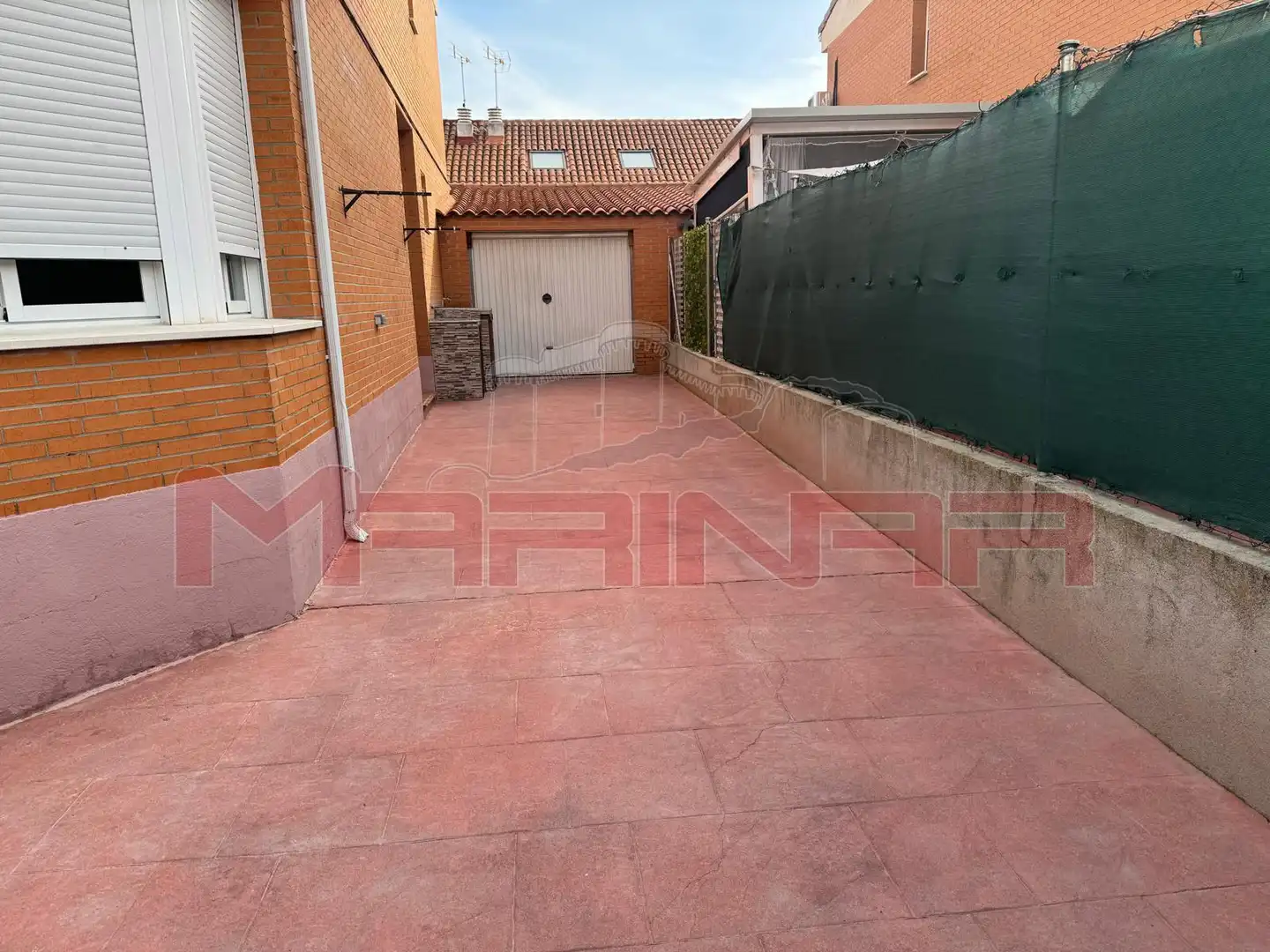 Parking de Casa adosada en venta en Seseña con Calefacción y Jardín privado