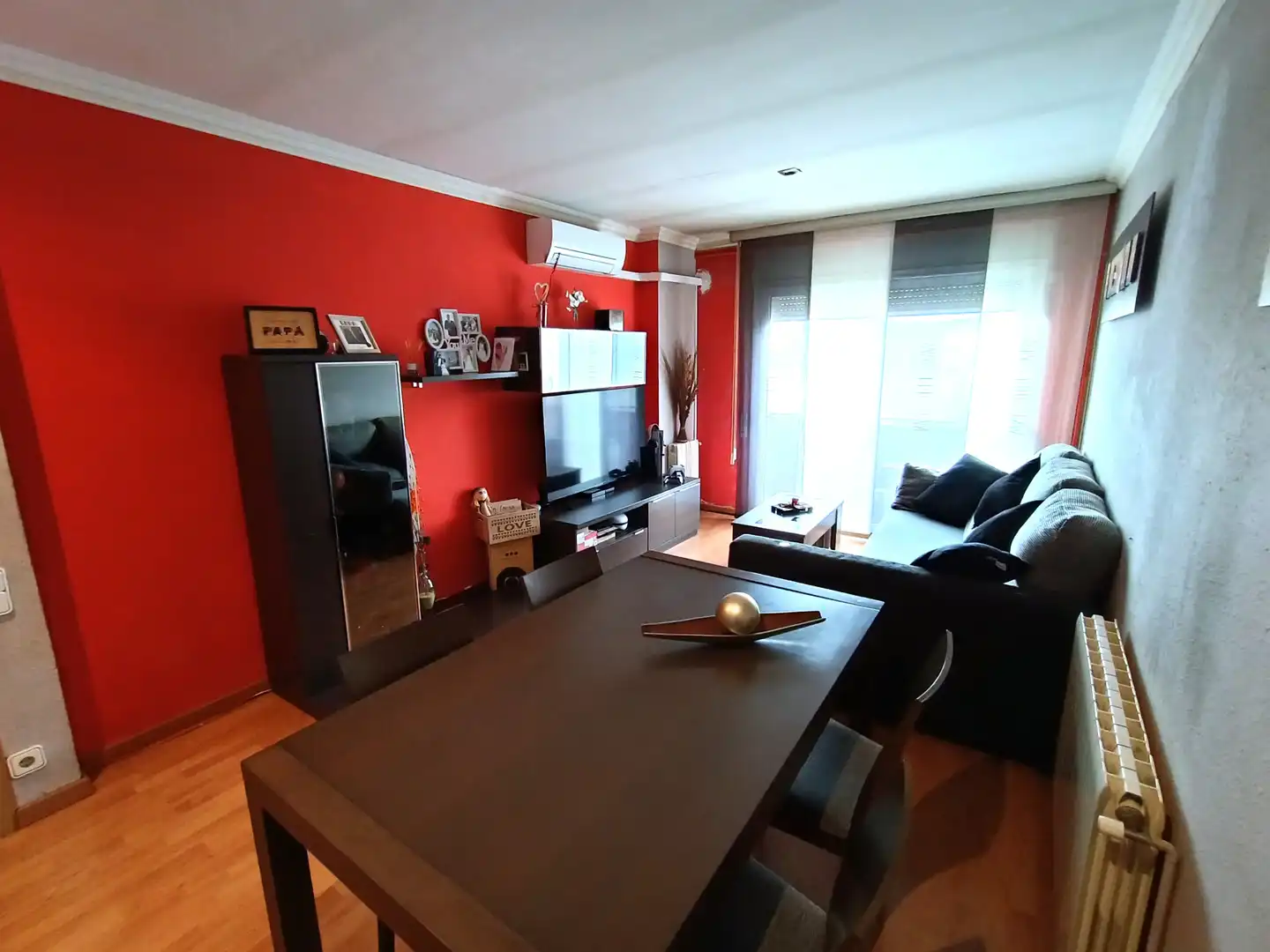 Wohnzimmer von Wohnung zum Verkauf in Manlleu mit Klimaanlage, Heizung und Parkett