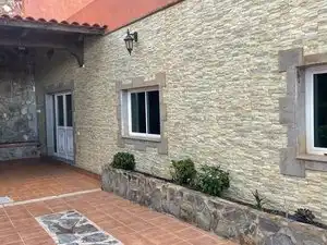 Vista exterior de Casa o chalet en venta en Las Palmas de Gran Canaria con Terraza y Piscina comunitaria