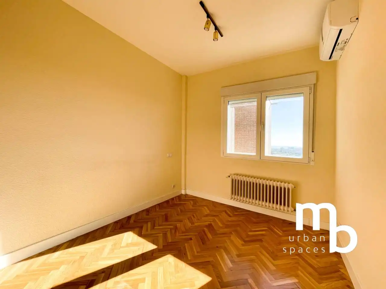Habitación de Piso de alquiler en Madrid con Aire acondicionado, Calefacción y Parquet