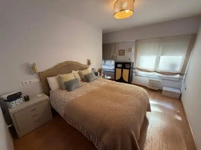 Habitación de Piso en venta en León Capital  con Calefacción, Parquet y Terraza
