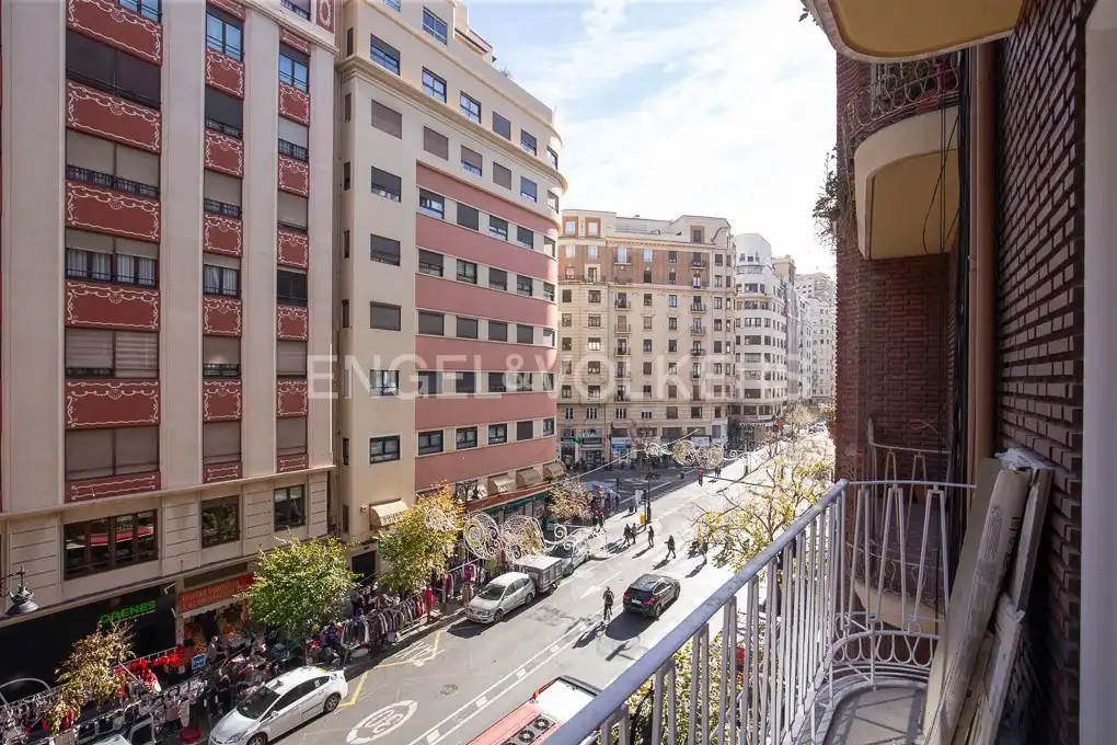 Vista exterior de Piso de alquiler en Valencia con Aire acondicionado, Calefacción y Parquet