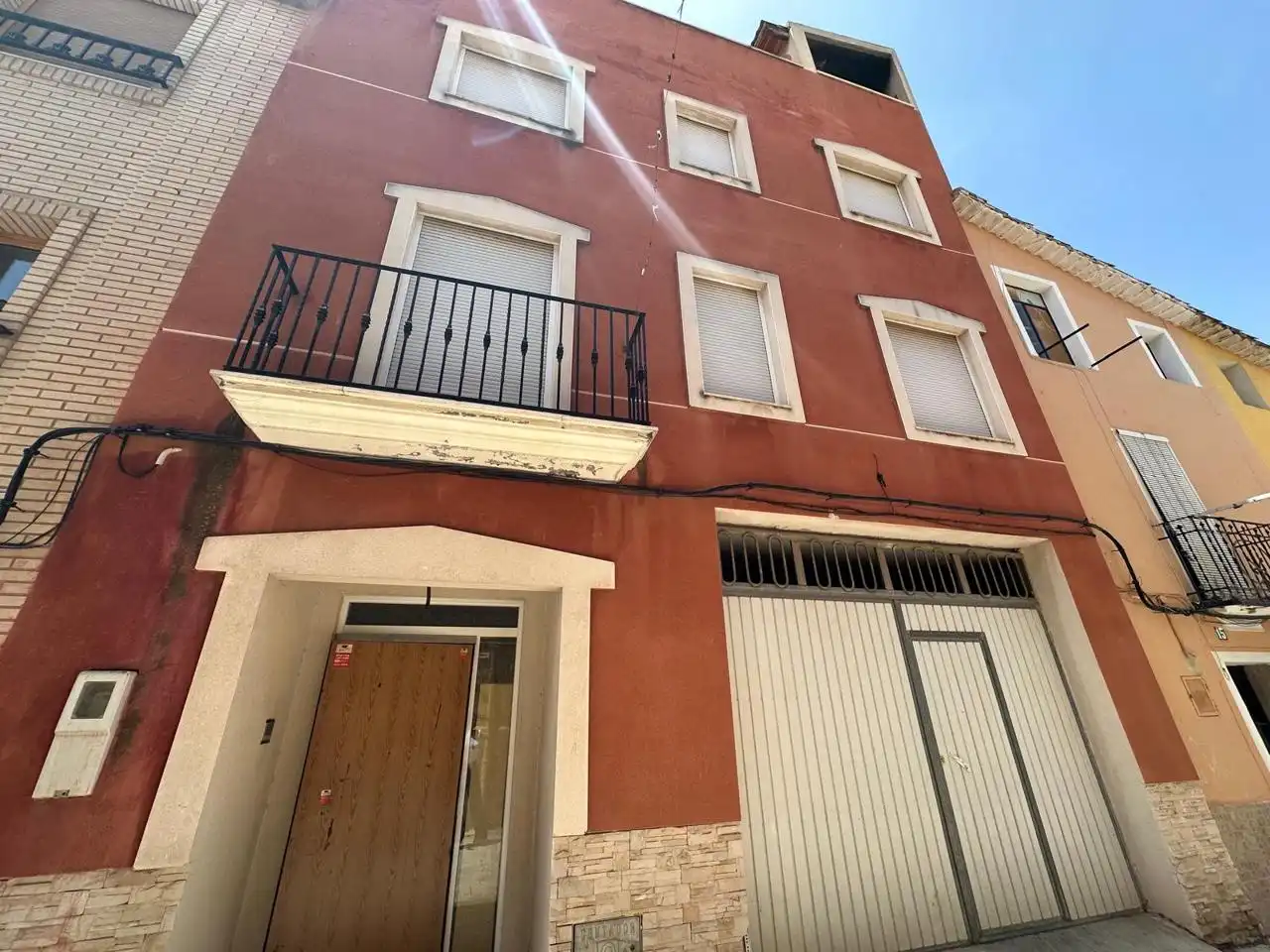 Vista exterior de Casa o xalet en venda en Utiel amb Terrassa