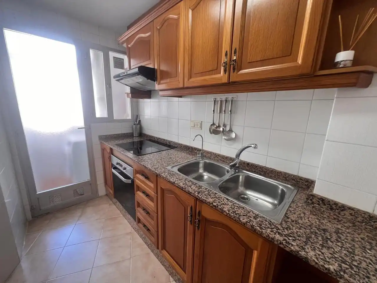 Habitació a calle de Torrevella, La Raïosa