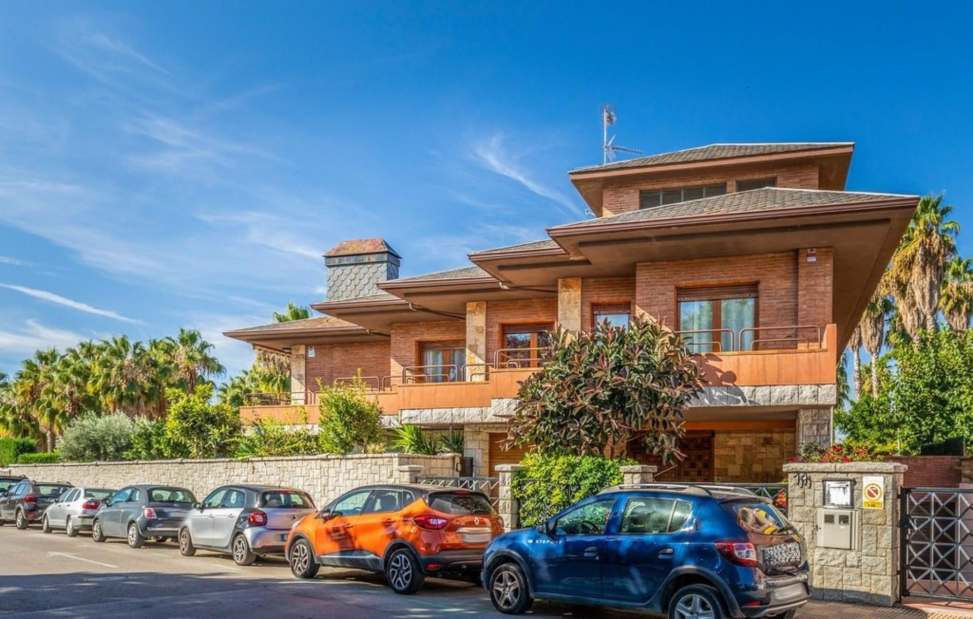 Exterior view of House or chalet for sale in Pineda de Mar  with Air Conditioner, Heating and Terrace