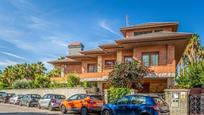 Vista exterior de Casa o xalet en venda en Pineda de Mar amb Aire condicionat, Calefacció i Terrassa