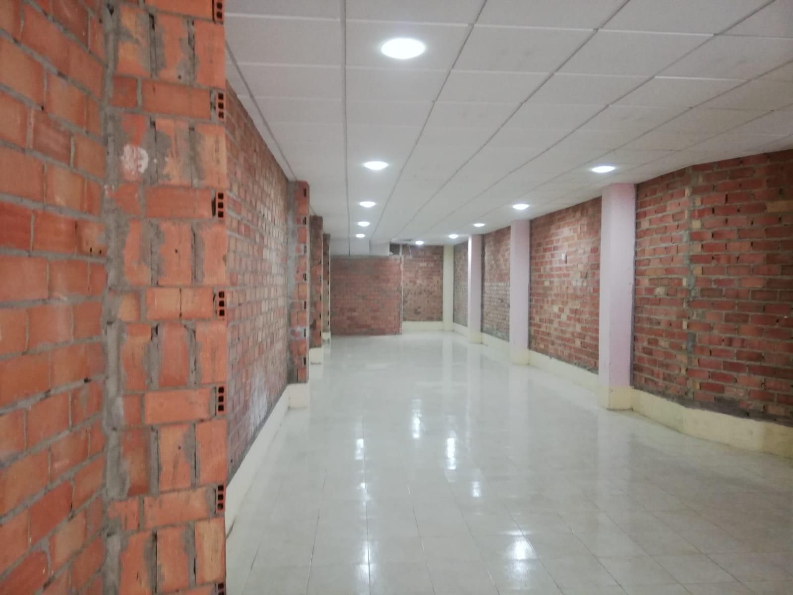 Premises for sale in Bormujos