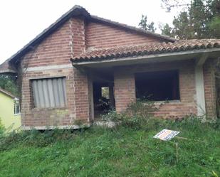 Vista exterior de Casa o xalet en venda en Carballo amb Jardí privat