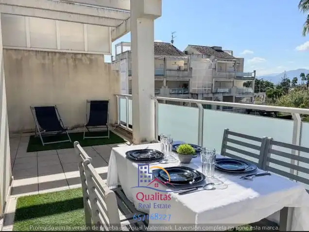 Terrasse von Wohnungen zum Verkauf in Oliva mit Klimaanlage, Heizung und Privatgarten